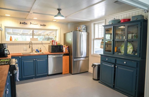 Apalachicola House | New River Waterfront Dock & Kayak Launch