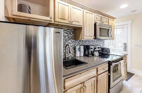 Edgecomb House | New Riverfront Condo in Sheepscot Harbour - Walk to Famed Seafood Eatery