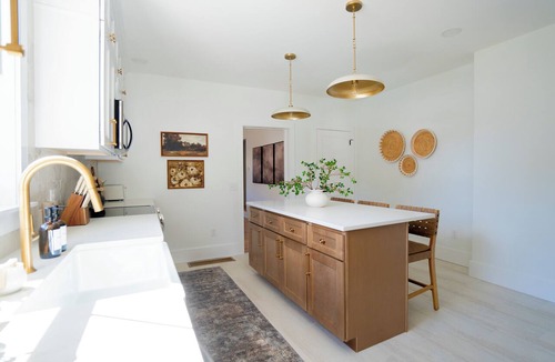 Williamsport House | Newly remodeled modern home by scenic riverwalk 3 min to LLWS