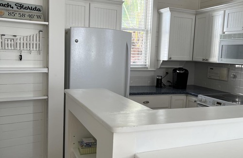 Sunnyside House | Newly Remodeled. 20 second walk to Beach walkover. Gulf views on 2nd/3rd floors!