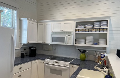 Sunnyside House | Newly Remodeled. 20 second walk to Beach walkover. Gulf views on 2nd/3rd floors!