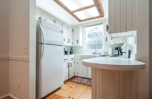 Rogers Cabin | Newly Remodeled Cabin with Lake Views & Grill Patio in Rogers, Arkansas