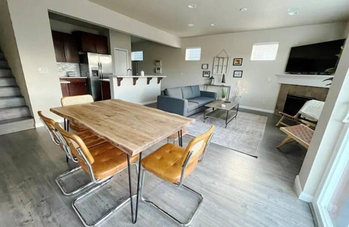 Aloha House | Newly remodeled with creek view