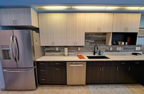 Creekwood House | Newly renovated house with pool 4 Bedrooms/3 bathrooms