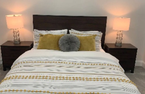 Germantown House | Newly Renovated Luxury Home Away From Home