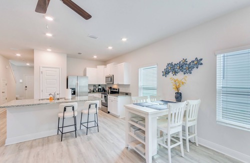 Florida Panhandle House | Nurse-Ready Rental 2 Mi to UWF Campus & Hospital!