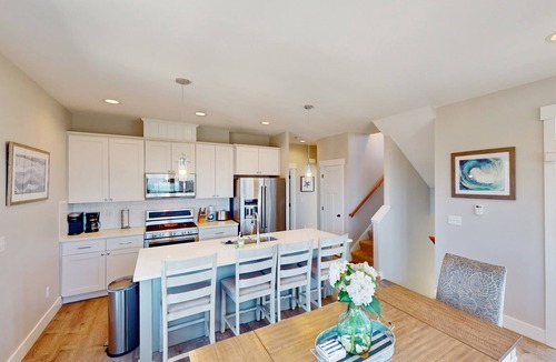 Nelscott House | Ocean view home with private hot tub fireplaces balcony beach and pool access