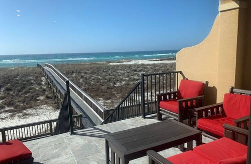 Navarre Beach House | Oceanfront 4 bedroom 3 bath home for up to 10 guests -Your dream vacation awaits