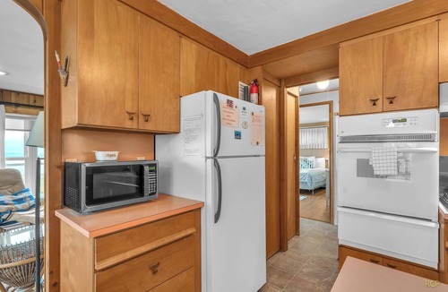 Nelscott House | Oceanfront home, beach view with direct beach access in the hear of Lincoln City