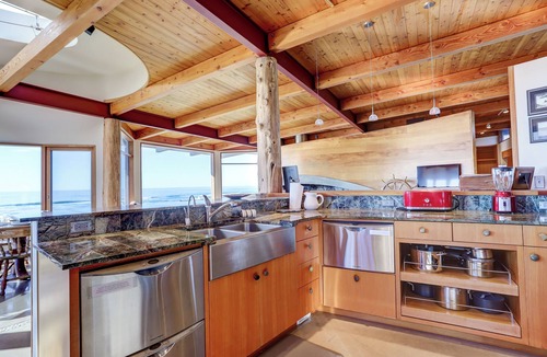 Arch Cape House | Oceanside Escape An Oceanfront Gathering Place