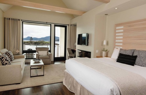 Eastsound Hotel | Outlook Inn
