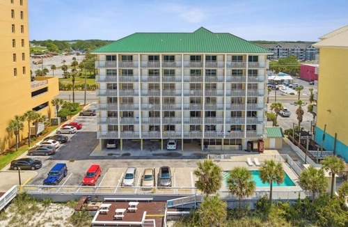 Panama City Beach Hotel | Palm & Tide | King Room | Near PCB Beaches | Family Fun | 2 Units