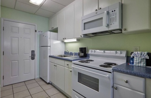 West Panama City Beach Hotel | Palmetto | Classic QQ + Kitchen | Family Beach Trip | Gulf View