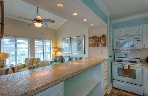 Gulf Lagoon Beach Condo | Panama Breeze! Perfect for Snowbirds! Available for November through February!