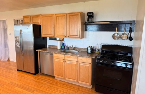 Granite Bay House | Panoramic folsom lake views. 2-bedroom house with AC in charming Granite Bay