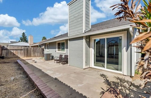 Sacramento House | Peaceful and spacious family-friendly home perfect for long term stay