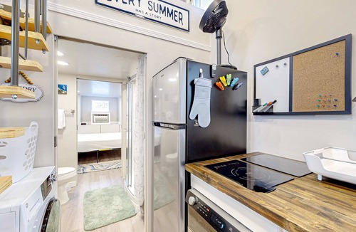 Navarre House | Peaceful & sun-soaked getaway with fire pit & W/D - near beaches, trails, & golf