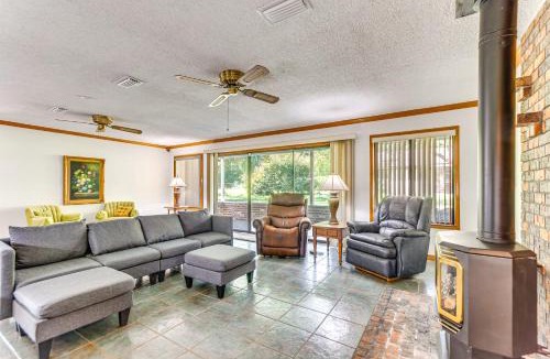 Florida Panhandle House | Pensacola Home ~ 13 Mi to Perdido Bay!