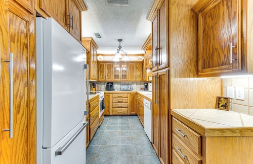 Florida Panhandle House | Pensacola Home ~ 13 Mi to Perdido Bay!