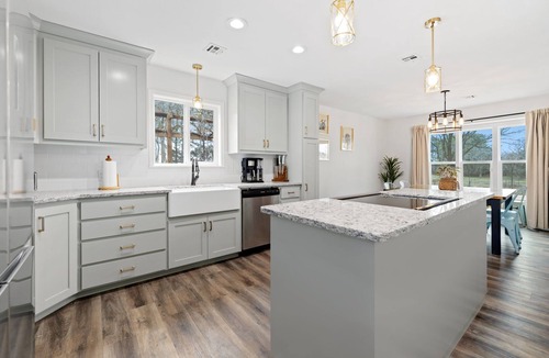 Lincoln House | Pet-Friendly Farm Stay in Northwest Arkansas