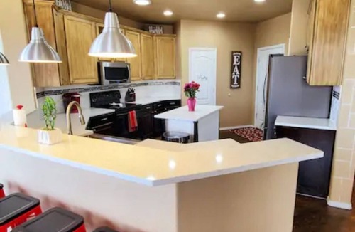 Briargate House | Pet Friendly Gorgeous Rancher/Mtn Views/AF Academy/fenced yard area for kids