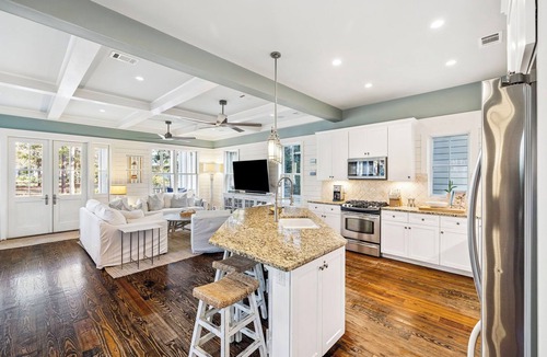 Watercolor House | Pet Friendly, LSV/Golf Cart, Near to Sandhill Pool
