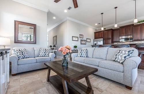 Villa Lago House | Pet Friendly ~ Two Golf Carts ~ Golf Course View
