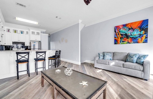El Centro Beach House | ☀️Pet Friendly-Walk to Beach-Pool-Knee Deep☀️