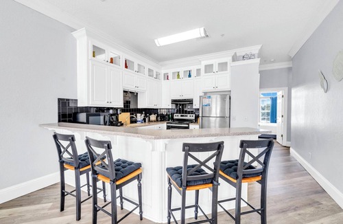 El Centro Beach House | ☀️Pet Friendly-Walk to Beach-Pool-Knee Deep☀️