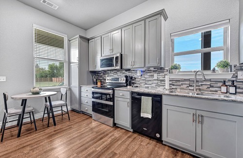 Springdale Cabin | Petite Natural State Retreat 1 Bedroom & 1 Bathroom Luxury Guest House