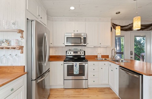 Navarre House | PETS WELCOME VERY QUIET on the Water of PNS Bay minutes from Navarre Beach