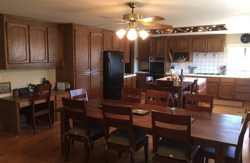 Paicines House | Pinnacles Ranch - Closest to the Park (2 miles to East Entrance)
