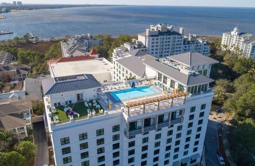 Baytowne Wharf House | Pleasant Stay! 3 Spacious Units! Pets Allowed, Near Emerald Bay Golf Club