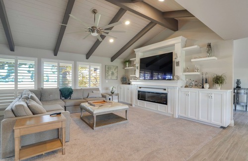 Ripon House | Poolside Escape w/Hot Tub! 8 Mi to Dtwn Modesto