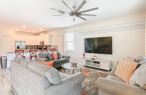 Davenport House | Prime location behind Water Park, BBQ & First Responder and Military Discounts!