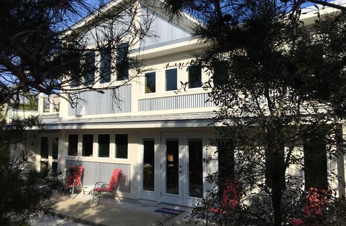 Inlet Beach House | Pristine couple's cottage. Short walk to public beach. Non-shedding dog welcome.