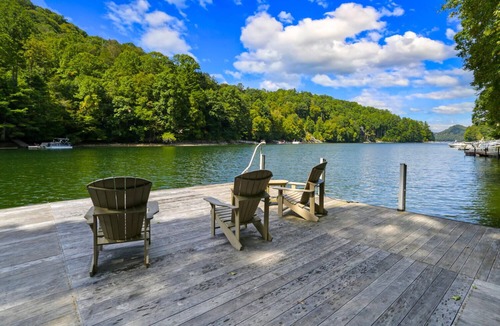 Glenville Cabin | Private Dock. Hot Tub Under the Stars. | Sparkling Waters Lakefront Retreat