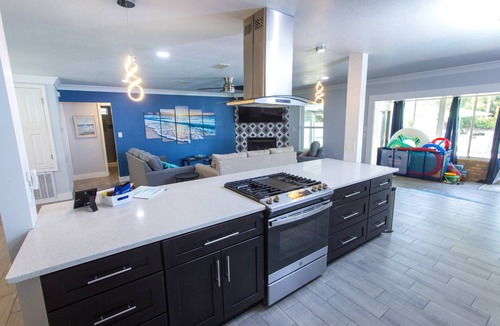 Ono Island House | Private Heated Pool|Boat Dock|Pet Friendly|Fenced Yard |Sun Room|Minutes to Beaches & NAS Pensacola