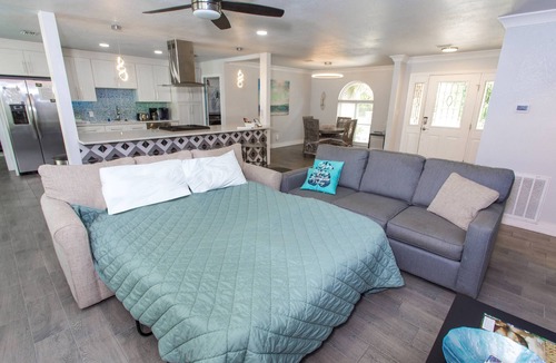 Ono Island House | Private Heated Pool|Boat Dock|Pet Friendly|Fenced Yard |Sun Room|Minutes to Beaches & NAS Pensacola