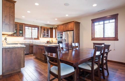 Stonegate House | Private Home with Hot Tub! Mountain Views! Short walk to Village!