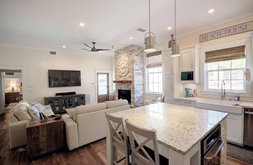 Santa Rosa Beach House | PRIVATE POOL/GOLF CART/SWING/ICE MAKER/BEACH CHAIRS & UMBRELLAS/PARKING 6 CARS