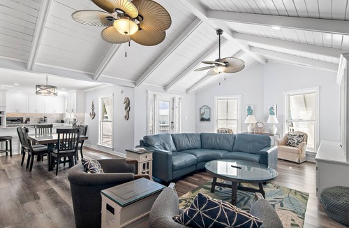 Gulf Pines House | ☀️Private Pool - Gulf Views - Steps to Beach - Sheer Bliss☀️