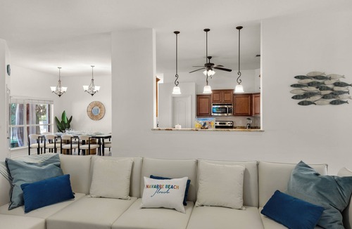 Navarre House | Private spacious resort, jumbo heated salt water pool/spa, game room, office