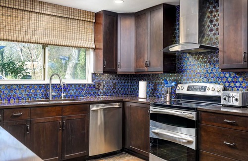 Midtown House | Private Tobin Hill Retreat, 2 King Suites, Inground Hot Tub, 7 Min to Riverwalk