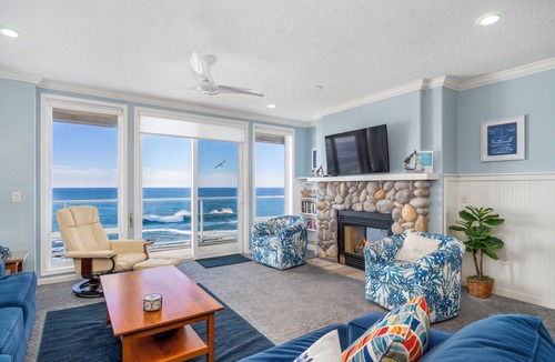 Depoe Bay Condo | Promo! Second Floor Oceanfront Condo with Pool, Hot Tub, Wifi and Much More!