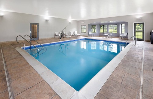 Harrisburg Apartment | Queen Studio Suite w/Full Kitchen + Breakfast
