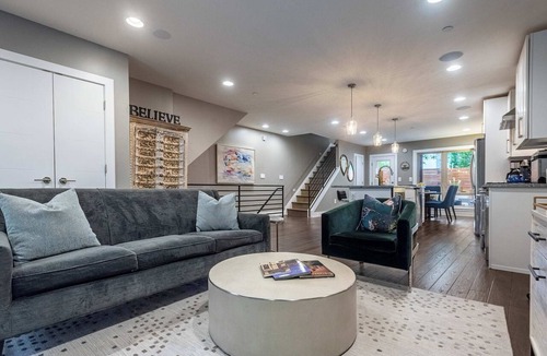 Queen Village Condo | ‼️Queen Village 3BR Condo Near Italian Market