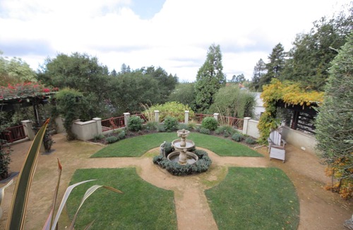 Upper Rockridge Apartment | Quiet, Elegant Apartment With Beautiful Views of Terraced Garden