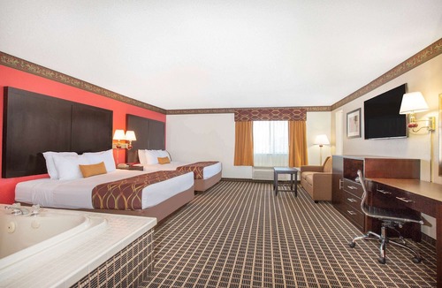 Redding Hotel | Ramada Limited Redding