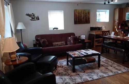 Beech Mountain Cabin | Reduced 50%on30+daysBchMTN/2BR/2BthNew/Clean/Comfort/sleeps4/Wifi/Cable/2mi2rsrt